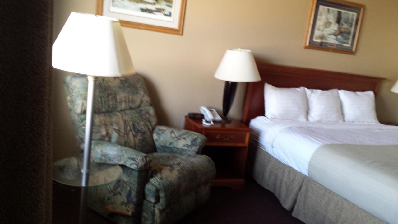Dakota Inn Huron Luaran gambar