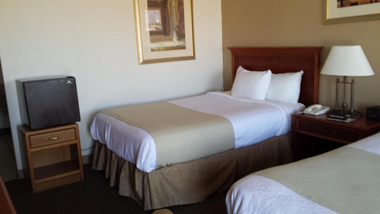 Dakota Inn Huron Luaran gambar