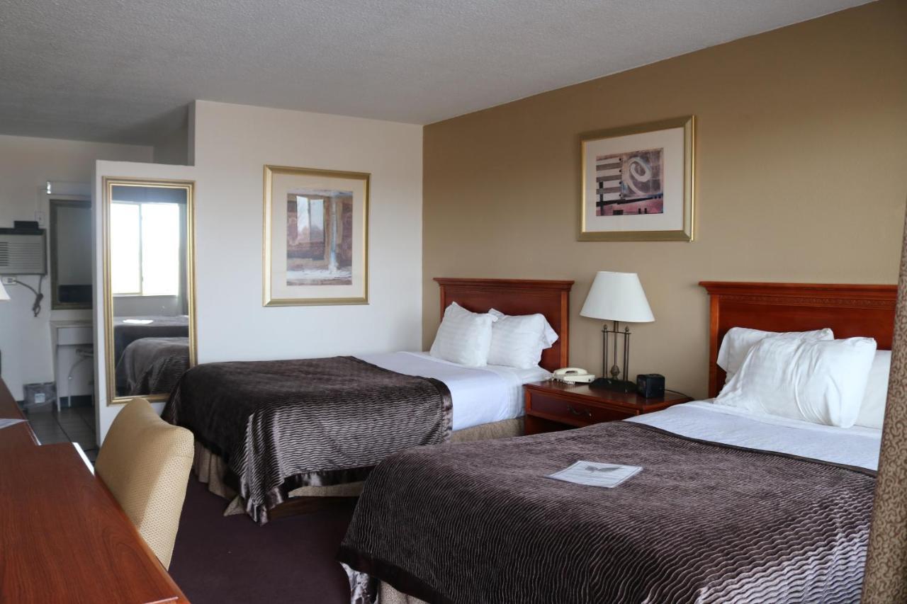 Dakota Inn Huron Luaran gambar