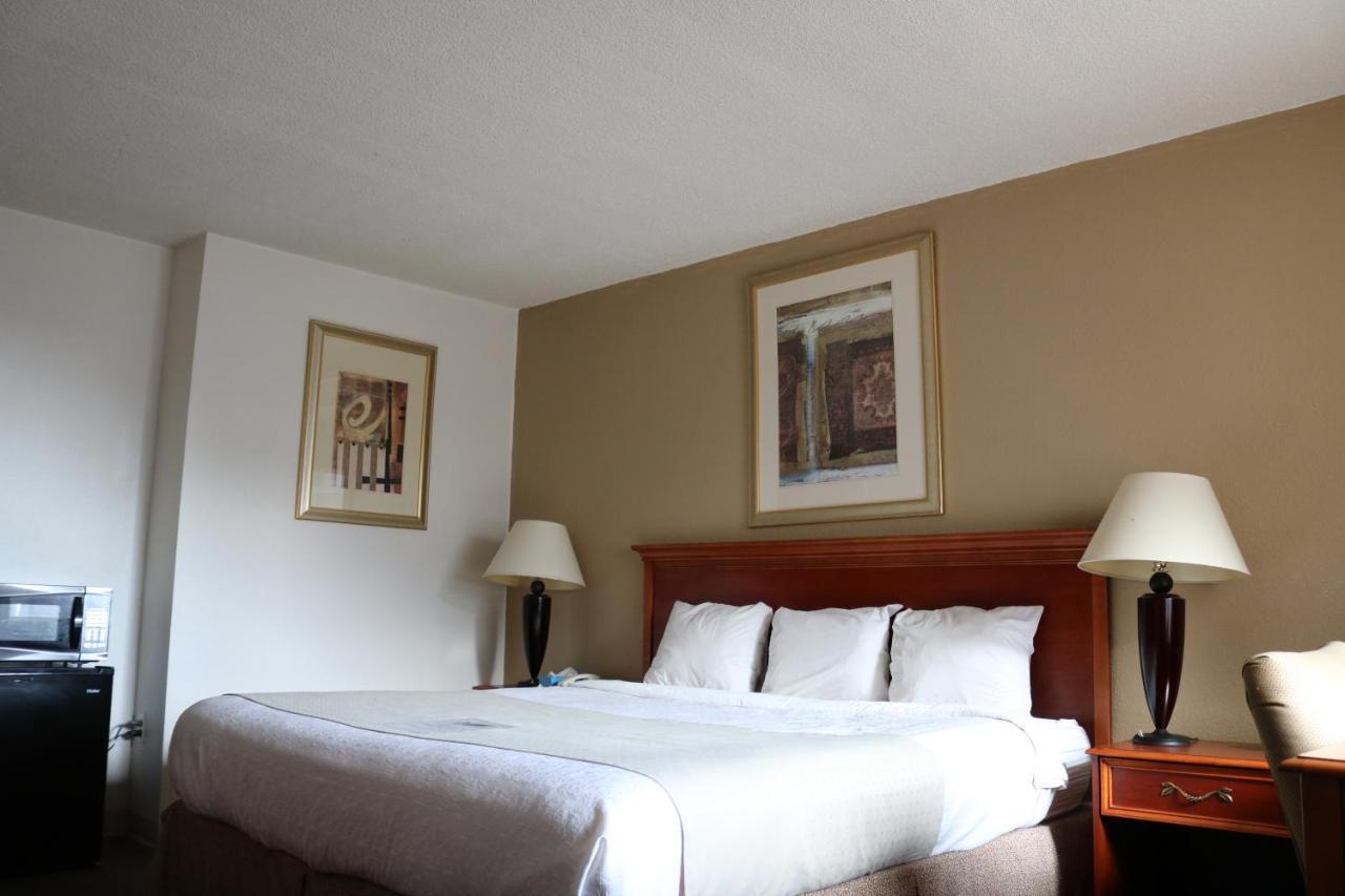 Dakota Inn Huron Luaran gambar